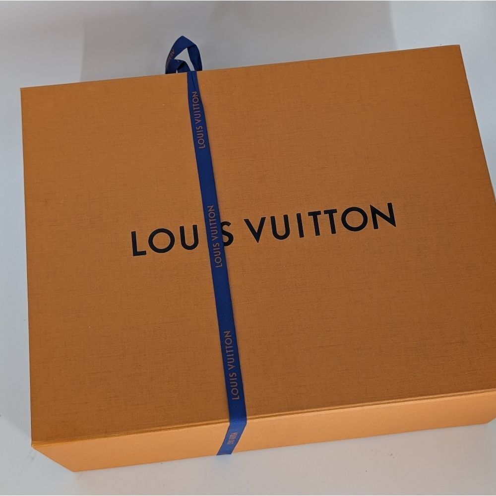 Louis Vuitton Men's Black and Multicolor Sneakers - Picture 8 of 8